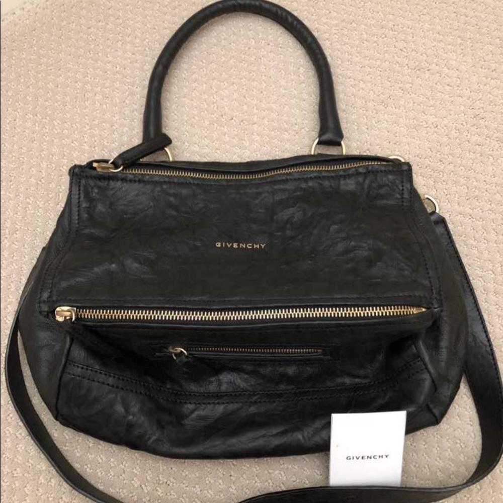 GIVENCHY Pandora Medium Leather Messenger Bag